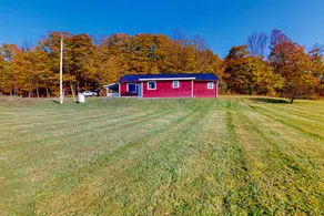 2BR house mountain views, large yard, firepit - Image 4