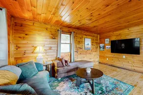 2BR house mountain views, large yard, firepit - Image 2
