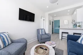 Luxurious 2BR Retreat on Palm Beach Island - Image 5