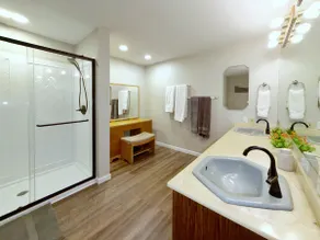 Newly Remodeled 2 bed 1 Bath - Image 2