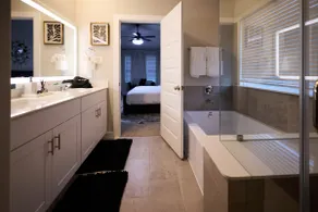 Contemporary Haven 4bd/3ba in Richmond/Sugarland - Image 5