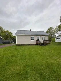 Quaint single family home - Image 3