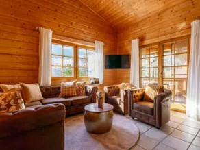 Dream Lodge - with swimming pool - Image 3