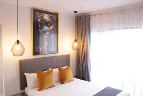 Stunning 2 bed Apartment near Monte Casino - Image 3