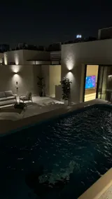 THE POOL Apt | 80” Smart TV | Self check in. - Image 4