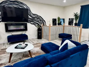 The Urban Lounge | Hot Tub + Pool Table - Image 5