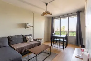 Cozy Cinema Room with beautiful view / 4 people - Image 2