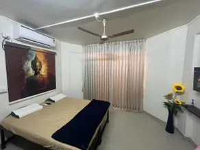 Comfy Studio AC Near Swargate Metro Pune - Image 5