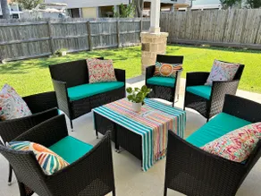 Fun, travel themed house. - Image 2