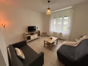 Family home for 2 people • Garden & private parking - Image 2