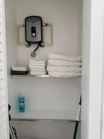 5Central & Convenient 2 Bedroom - South of Wynwood - Image 5