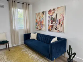 5Central & Convenient 2 Bedroom - South of Wynwood - Image 3