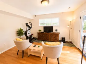 Bright Private Suite | 5-Min Walk to Light Rail - Image 5