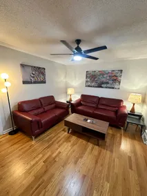 3 Bed 1.5 Bath Apt Pet Friendly Fenced Yard - Image 4
