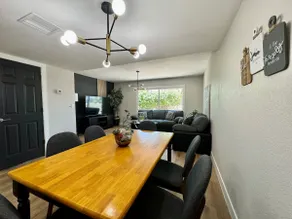 Beautifully renovated townhouse - Image 2