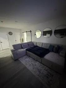 Airport Stylish 1 Bedroom suite with large TV - Image 5