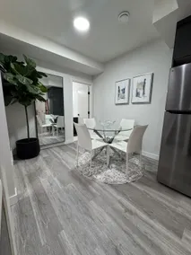 Airport Stylish 1 Bedroom suite with large TV - Image 4