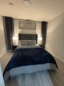 Airport Stylish 1 Bedroom suite with large TV - Image 3