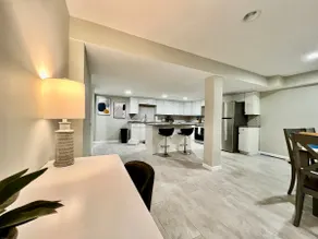 Executive home in West Chester with HOT TUB - Image 3