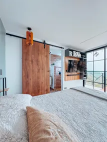 Elegant cabin with jacuzzi - Image 5