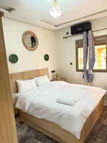 HoodHouses luxury apartment - Image 3