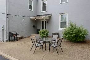 Cozy 1-bed Charming Apartment - Image 3