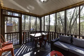 The Hideaway - quiet, comfy, convenient! - Image 3