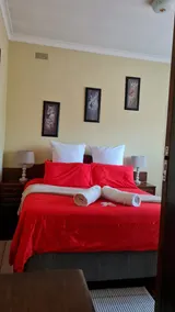 Beautiful 1BR flatlet w/ lounge & kitchen - Image 4