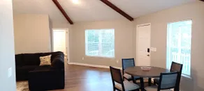 Cozy Waterfront Cottage - Image 4