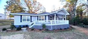 Cozy Waterfront Cottage - Image 2