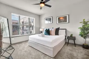 Ebony & Ivory Midtown King Bed - Image 3