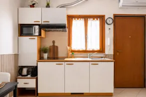 Cozy studio apartment with parking. - Image 2