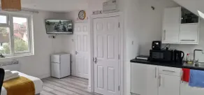 Superb Apartment with parking - Image 3
