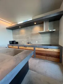 Superb ocean views and a high-ceilinged, open space! - Image 4