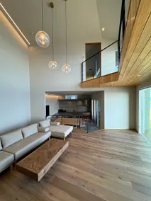 Superb ocean views and a high-ceilinged, open space! - Image 2