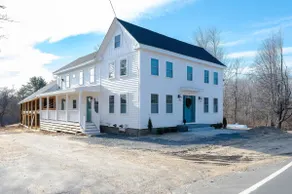 Remodeled 1790 Farmhouse! 4 Bedroom. Unit A - Image 4