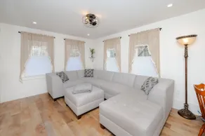 Remodeled 1790 Farmhouse! 4 Bedroom. Unit A - Image 3