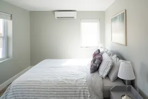Beautiful First Flr, 2-Bedroom Apt w/ Free Parking - Image 5