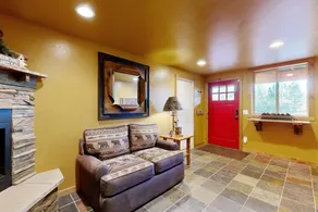Rustic 2BR | Deck | Modern Amenities - Image 5