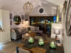 Idyllic Country Lodge with Hot Tub & Log Burner - Image 2