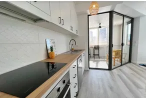 Contemporary studio apartment with city views - Image 2