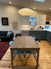 Cozy Detached Stay. Walk to Eats/Transit/Grocery - Image 2