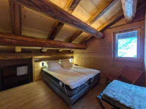 Lodge – View – 4 bedrooms – 2 bathrooms – 10 - Image 5