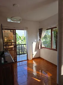 Comfortable, elegant, family-friendly, air-conditioned space - Image 5