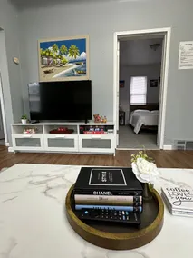 Modern apartment in Hamtramck - Image 3