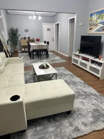 Modern apartment in Hamtramck - Image 2