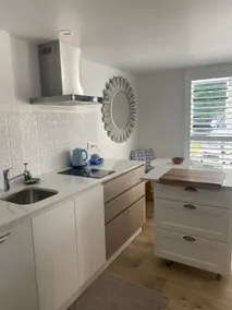 Modern Escape Coorparoo (Pet Friendly) - Image 4