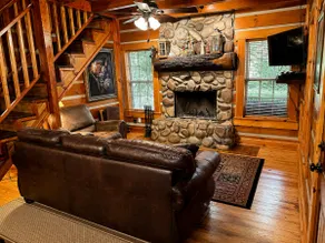 St. Benedict's Guest Cabin - Image 2