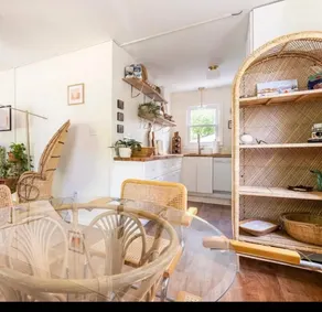 Cozy Lakeside Cottage - Image 3