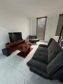 Xhunco Suite Apartment - Image 4